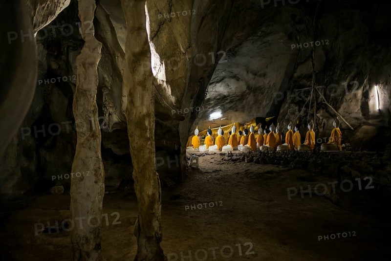 Cave with Buddha Statues, Tham Phra Non, Reclining Buddha Cave, Wat Ao Noi, Prachuap Khiri Khan, Prachuap Khiri Khan Province, Central Thailand, Thailand