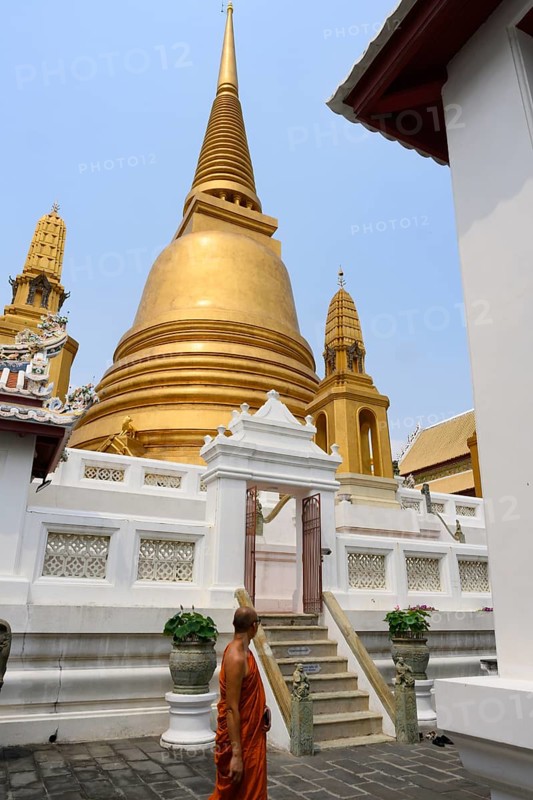 Bangkok, Thailand. February 20th 2025. The distinctive Buddhist architecture of the golden stupa or chedi of Wat Bowonniwetwiharn Ratchaworawiharn, an important Buddhist Temple, Bangkok, Thailand