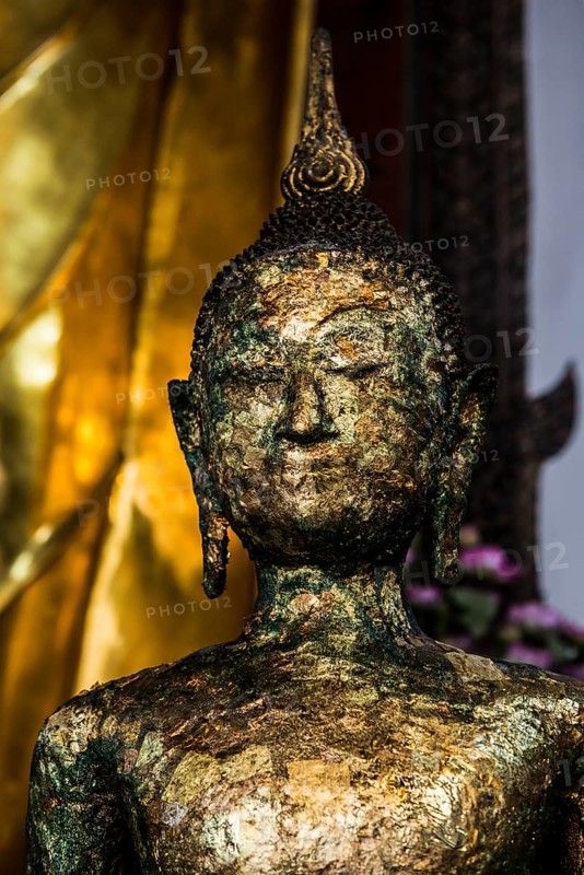 Golden Buddha statue, Wat Pho (Temple of the Reclining Buddha), Bangkok, Thailand