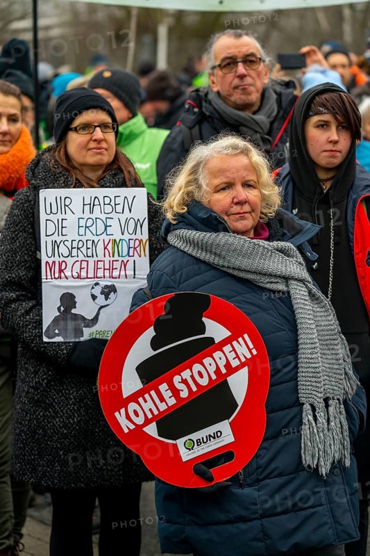Protest action by the Fridays For Future movement at the Datteln 4 coal-fired power plant, against the commissioning of the power plant, as part of the coal compromise, the Uniper power plant is scheduled to go online in summer 2020