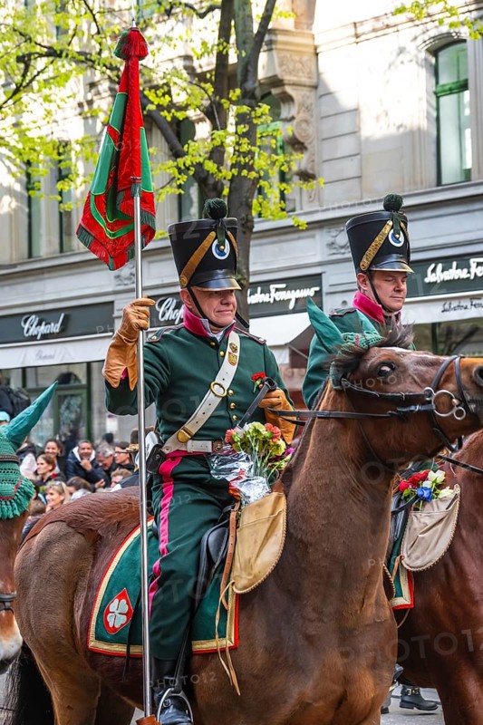 Parade of historically costumed guild members, Hottingen Guild, Sechseläuten or Sächsilüüte, Zurich Spring Festival, Zurich, Switzerland