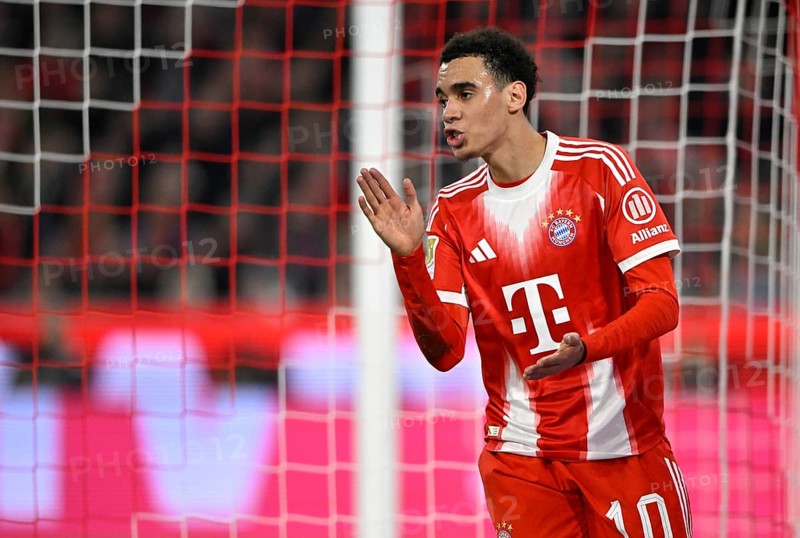 Jamal Musiala FC Bayern Munich FCB (10) Gesture gesture dissatisfied Football Bundesliga, Allianz Arena, Munich, Bayern, Germany
