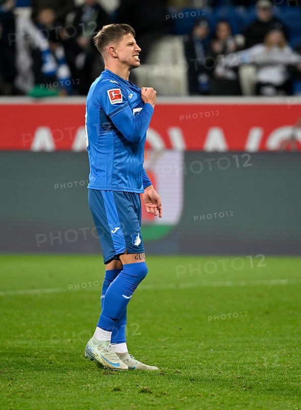 Adam Hlozek TSG 1899 Hoffenheim (23) Gesture Gestures clutches jersey, thanks fans, PreZero Arena, Sinsheim, Baden-Württemberg, Germany