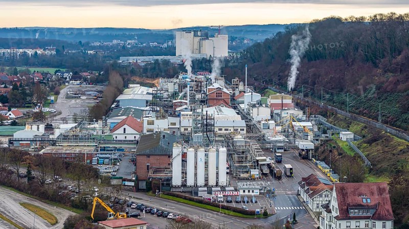 Plant view of the company Solvay Fluor GmbH. The Bad Wimpfen plant of the Belgian chemical company has been criticised for hazardous emissions of the greenhouse gas sulphur hexafluoride (SF6) . Bad Wimpfen, Baden-Württemberg, Germany