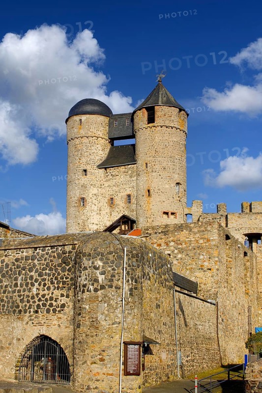 Photomontage, montage, (M), Germany, Hesse, Greifenstein, Glockenwelt, Greifenstein Castle, tower towers, architecture, historical, historical building, castle complex, fortress, Federal Republic of Germany