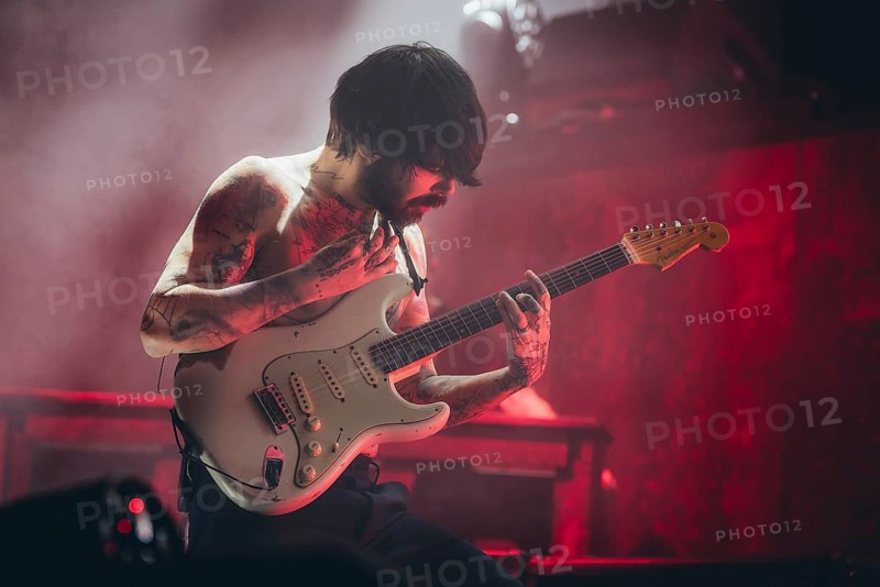 Singer Simon Neil from Biffy Clyro live on Futique Tour 2026 in Berlin's Max-Schmeling-Halle on 16.02.2026