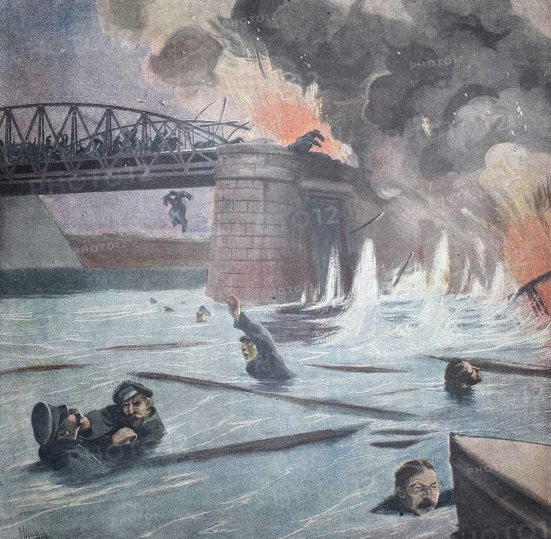 1st World War, Russian retreat from Bukovina, a bridge near Kolomea is destroyed by Austro-Hungarian artillery (original picture text from 1915, original colouring), illustration, reproduction from a 19th century original. Authentic, file restored for optimal use, exact date of original unknown, historical, drama of a destroyed bridge with people in the water and an explosion in the background