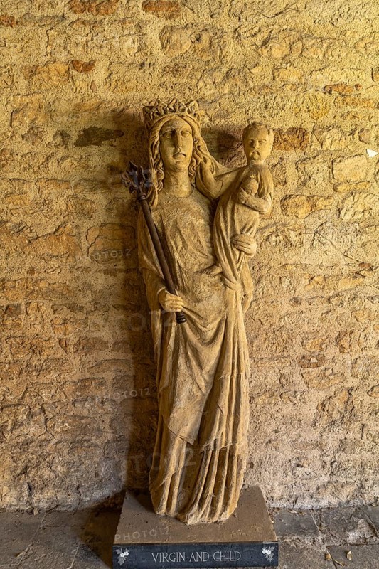 Statue of the Virgin and Child in the cloisters of New College, University of Oxford, Oxfordshire, England, Great Britain