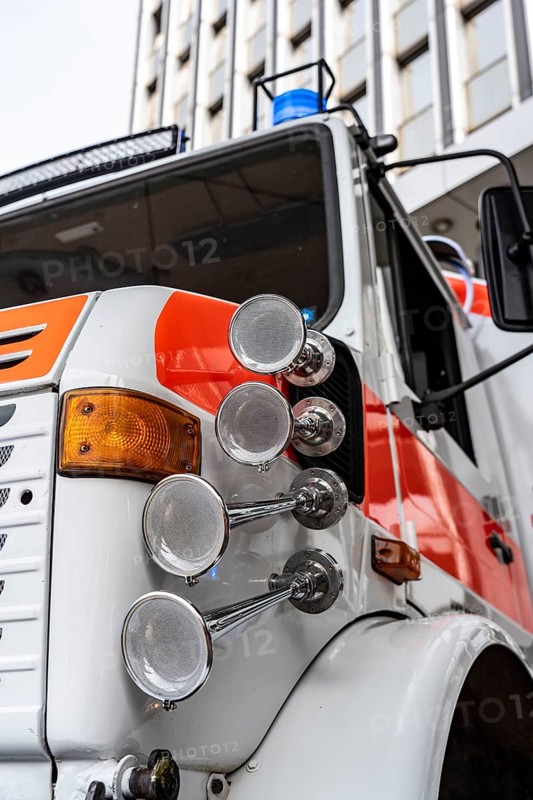 Martinshorn, horn on an emergency vehicle, compressed air fanfare, ambulance, horn, siren