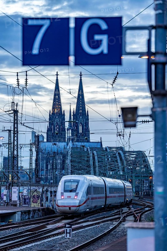 Cologne Trade Fair Centre/Deutz, Platform, Cologne Cathedral, ICE, Cologne, North Rhine-Westphalia, Germany
