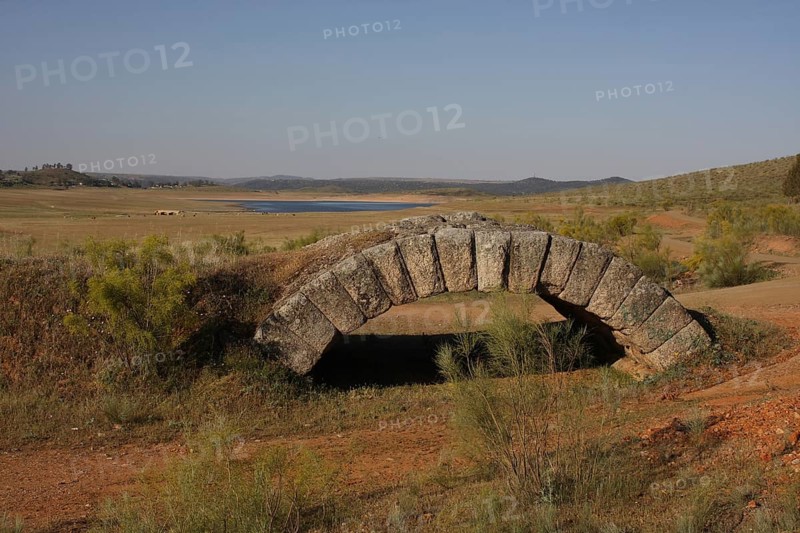 Roman Puente de Alconetar, remains of the historic stone arch bridge, landscape, Puente de Mantible, Extremadura, Extremadura, Spain