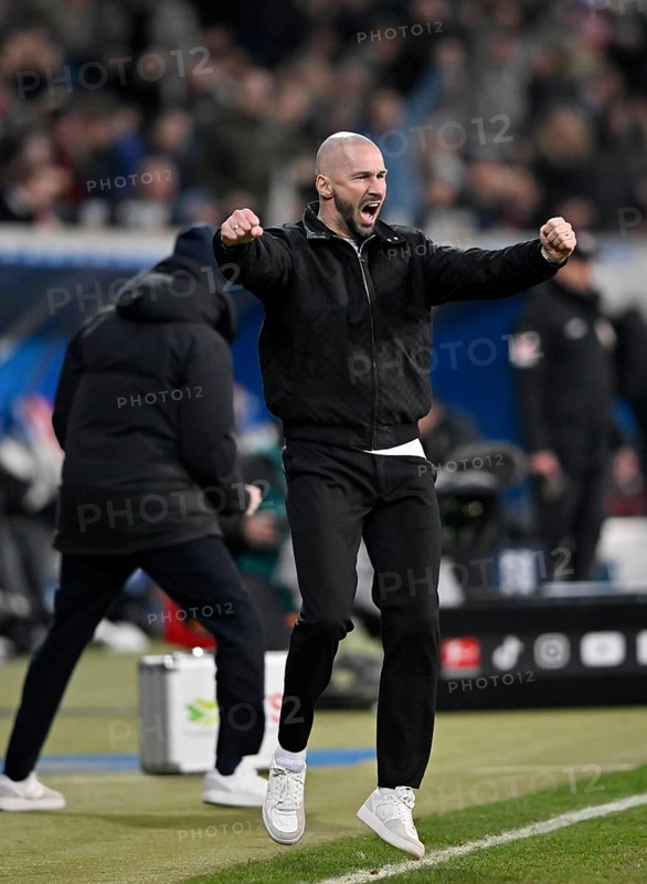 Goal celebration Coach Christian Ilzer TSG 1899 Hoffenheim Gesture Gesture PreZero Arena, Sinsheim, Baden-Württemberg, Germany
