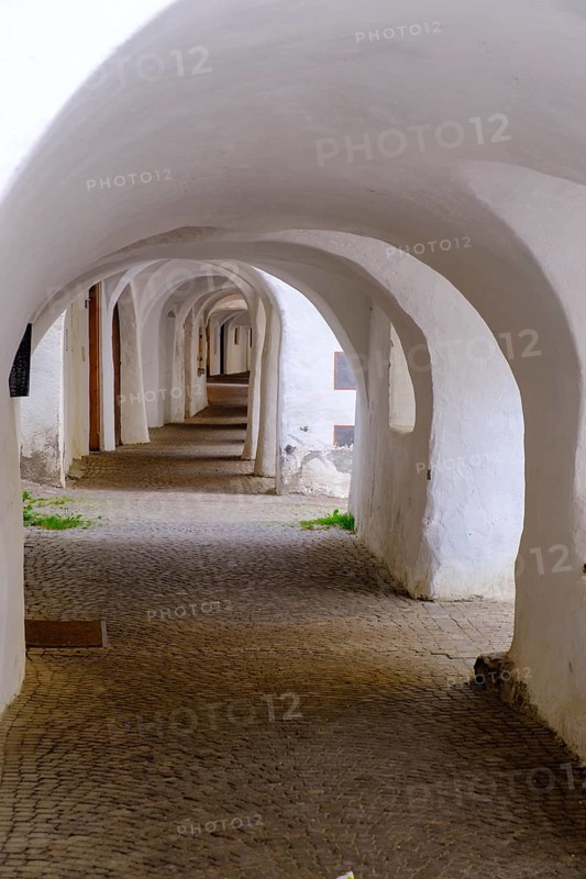 Laubengasse, Glurns, Vinschgau, South Tyrol, Italy