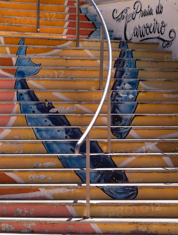 Stairs with fish motifs, sardines, to Praia de Carvoeiro, beach, bathers, Carvoeiro, Algarve, Portugal