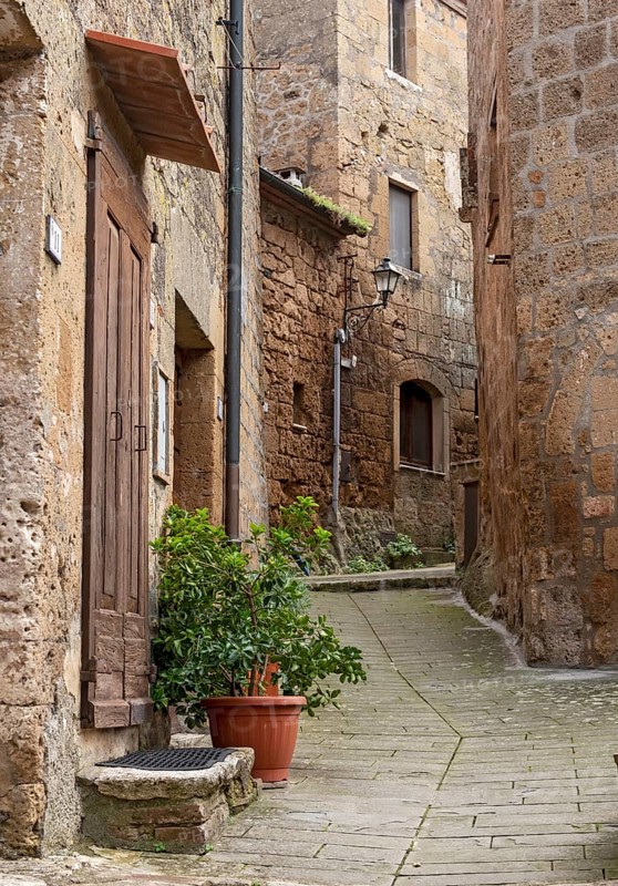 Narrow Street, Sorano, Tuscany, Italy