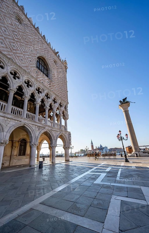 Doge's Palace at the Piazetta San Marco and Colonna di San Marco, in the morning light, Church of San Giorgio Maggiore in the background, St Mark's Square, Venice, Veneto, Italy