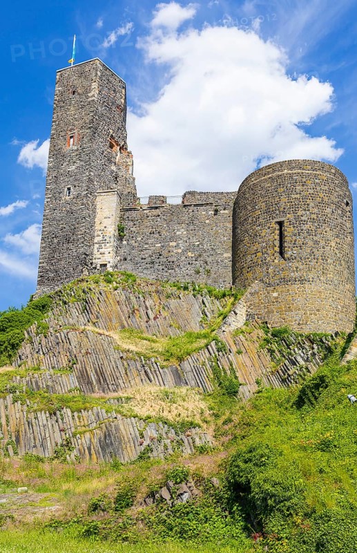 View from the west with basalt columns and seven-pointed tower, Stolpen Castle, Saxony, Germany