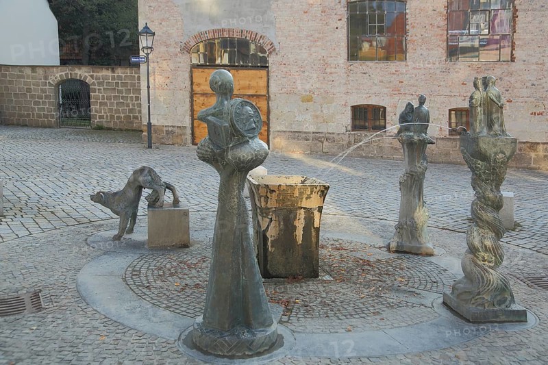 Fountain by Bernd Göbel 1990, figures on the history of the city, modern art, bronze sculpture, Kornmarkt, Quedlinburg, Harz, Saxony-Anhalt, Germany