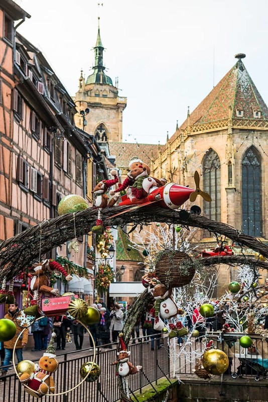 Christmassy decorated half-timbered houses, Old Town, Colmar, Haut-Rhin Department, Alsace, France