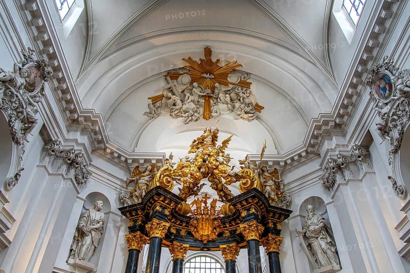 Interior photos in St. Salvator Cathedral in Fulda, officially High Cathedral in Fulda, center of the Fulda Baroque Quarter and landmark of the city, Fulda, Hesse, Germany