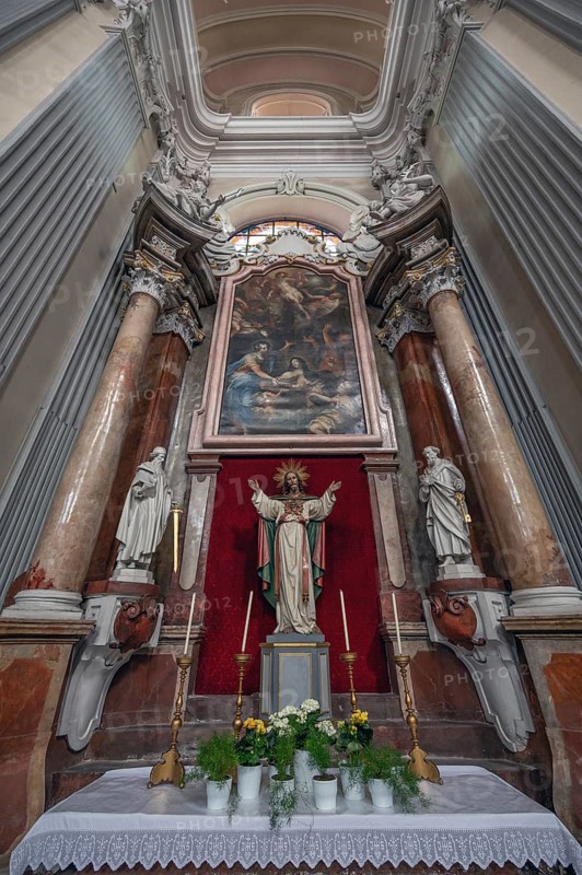 Side altar of the parish church, founded in 1307, baroqueised in the 18th century, Schärding, Lower Austria, Austria
