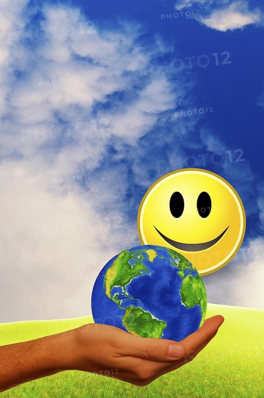 Symbolic image, smiley face for Europe, world, Germany, Bundestag, new government 2025, sign with a call to action, world crisis, wars, autocracies, democracy in danger, urgently needed reforms, planning for the future, no politician haggling, hope, partnership, USA in danger, Russian threat, Nato, cohesion, humanity