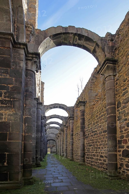Abbey ruins with archway, former Cistercian abbey, church ruins, Arnsberg Abbey, Arnsburg Abbey, Lich, Wetterau, Hesse, Germany