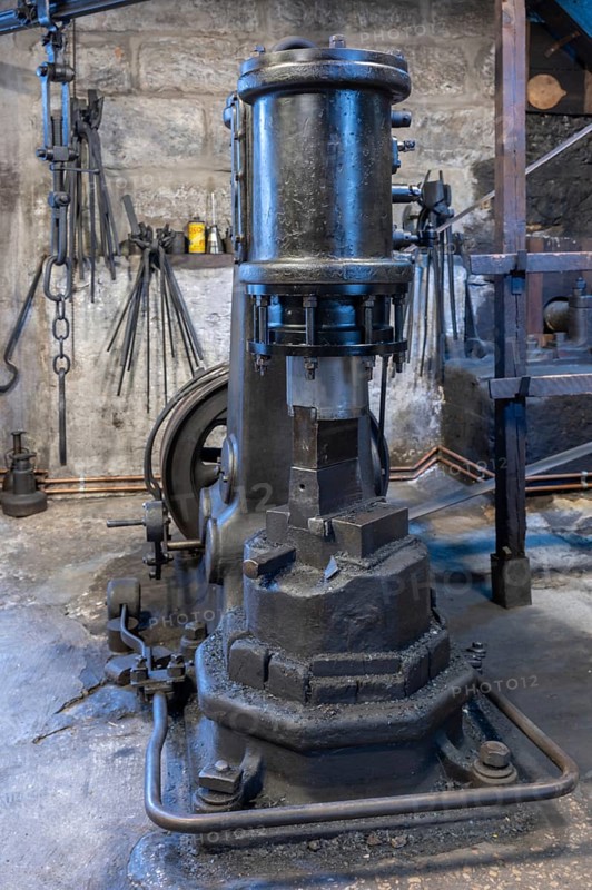 Air hammer in a historic hammer mill, Industrial Museum Lauf, Sichardstr., Lauf an der Pegnitz, Middle Franconia, Bavaria, Germany