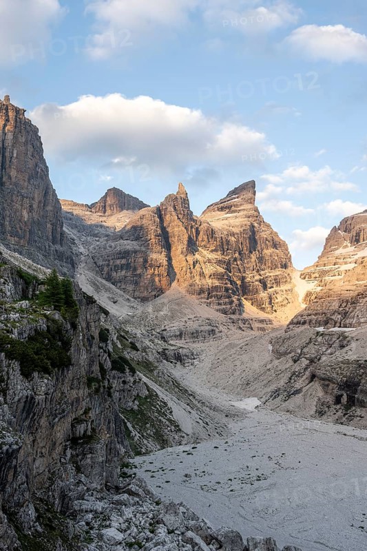 Sunset, mountain valley, Castelletto Superiore and Cima Sella peaks, back Scharte Bocca di Tuckett, Brenta Mountains, Brenta, Brenta-Adamello Natural Park, Trentino, Italy