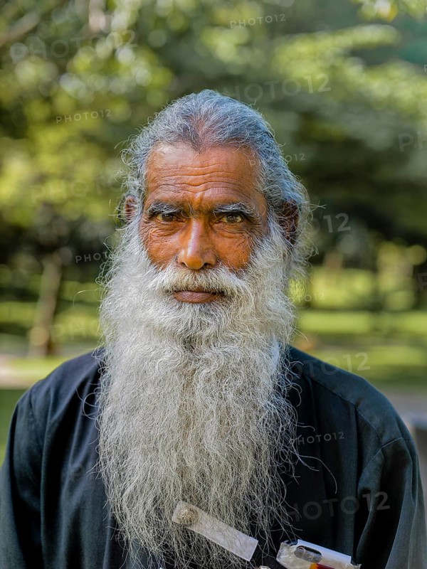 Old Sinhalese man with long beard, Sri Lanka