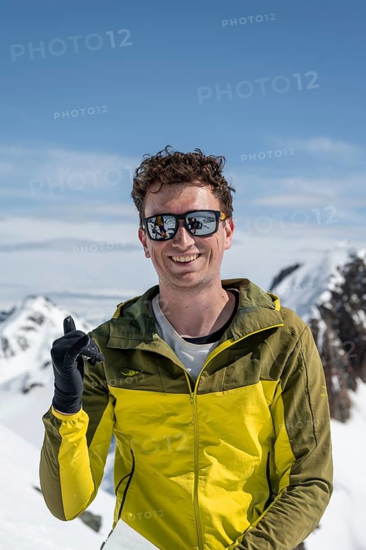 Portrait, Ski tourer in winter, Graubünden, Switzerland