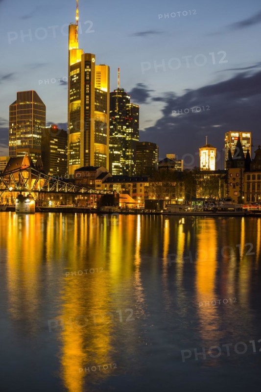 Skyline and banking district after sunset, twilight, Tower 185, Commerzbank, HelaBa, Hessische Landesbank, Deutsche Bank, Eiserner Steg, Frankfurt am Main, Hesse, Germany