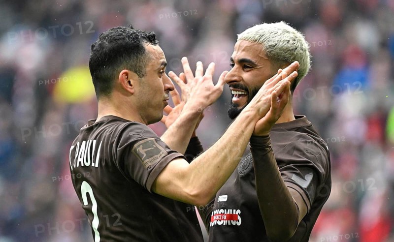 Goal celebration Elias Saad FC St. Pauli (26) Maniolis Saliakas FC St. Pauli (02) Allianz Arena, Munich, Bavaria, Germany