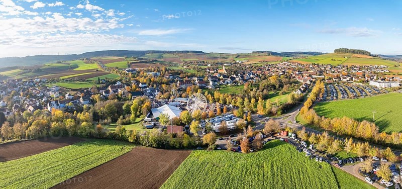 Aerial view, panorama of the town of Tengen, during the 734th Schätzele market, one of the most important folk festivals in South Baden, market and amusement park, Hegau, district of Constance, Baden-Württemberg, Germany