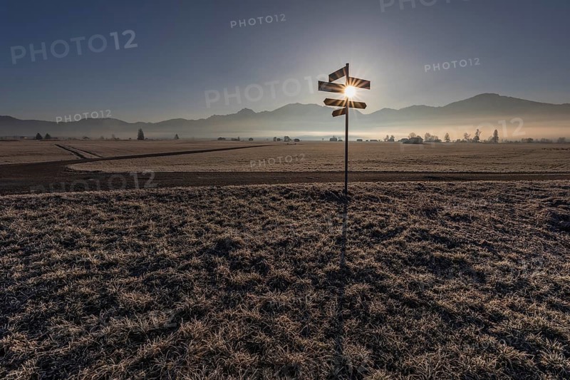 Signpost, signpost, hoarfrost, sun, backlight, mountain landscape, winter, Loisach-Lake Kochel moor, Alpine foothills, Bavaria, Germany
