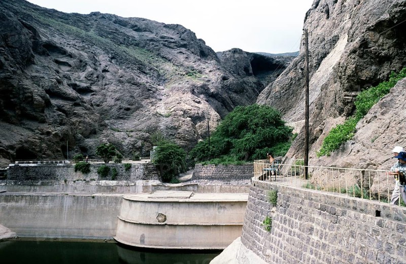Water tanks of Alsahareej city of Aden, Yemen, 1998 Historic dams used for water collection and storage Tawila cisterns or the Tawila Tanks