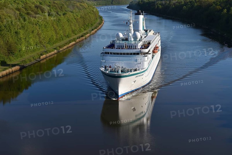 Cruise ship DEUTSCHLAND sailing in the Kiel Canal, NOK, Kiel Canal, Schleswig-Holstein, Germany