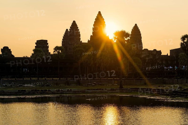 Angkor Wat, sunrise, Angkor, UNESCO World Heritage Site, Siem Reap, Cambodia, Indochina, Southeast Asia