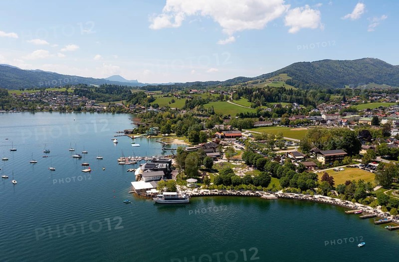 Drone shot, lake promenade with boats at Mondsee, Mondsee, Salzkammergut, Upper Austria, Austria