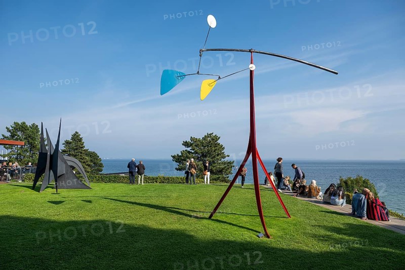 Little Janey-Waney, sculpture by Alexander Calder, sculpture park, visitors, Louisiana Museum of Modern Art, Humlebæk, Nivå Bugt, Hovedstaden, Øresund coast, Denmark