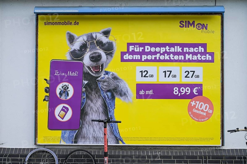 Advertising poster SIMON Mobile, Berlin, Germany