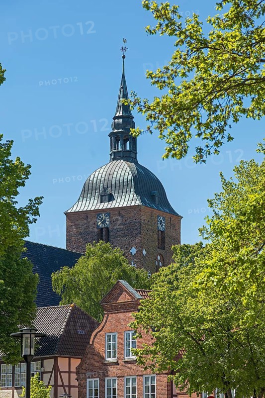 Houses, St Nikolai Church, Burg auf Fehmarn, Schleswig-Holstein, Germany