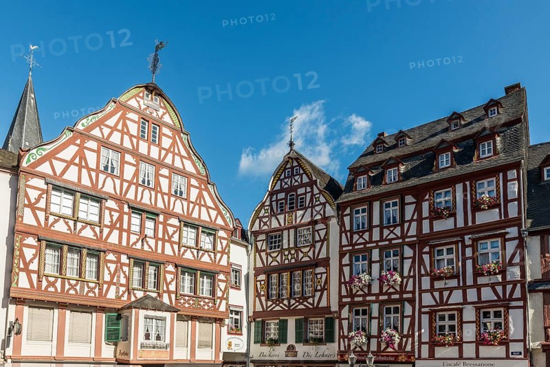Market square with medieval half-timbered houses, Bernkastel-Kues, Moselle, Rhineland-Palatinate, Germany