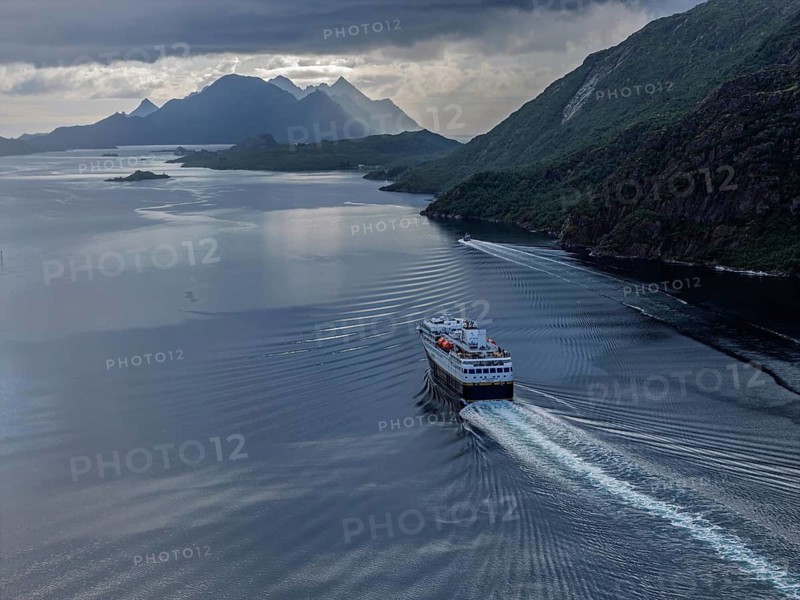 Havila voyages, alternative provider on the Hurtigruten route, cruise ship passing the Raftsund, aerial view, Vesteralen, Norway