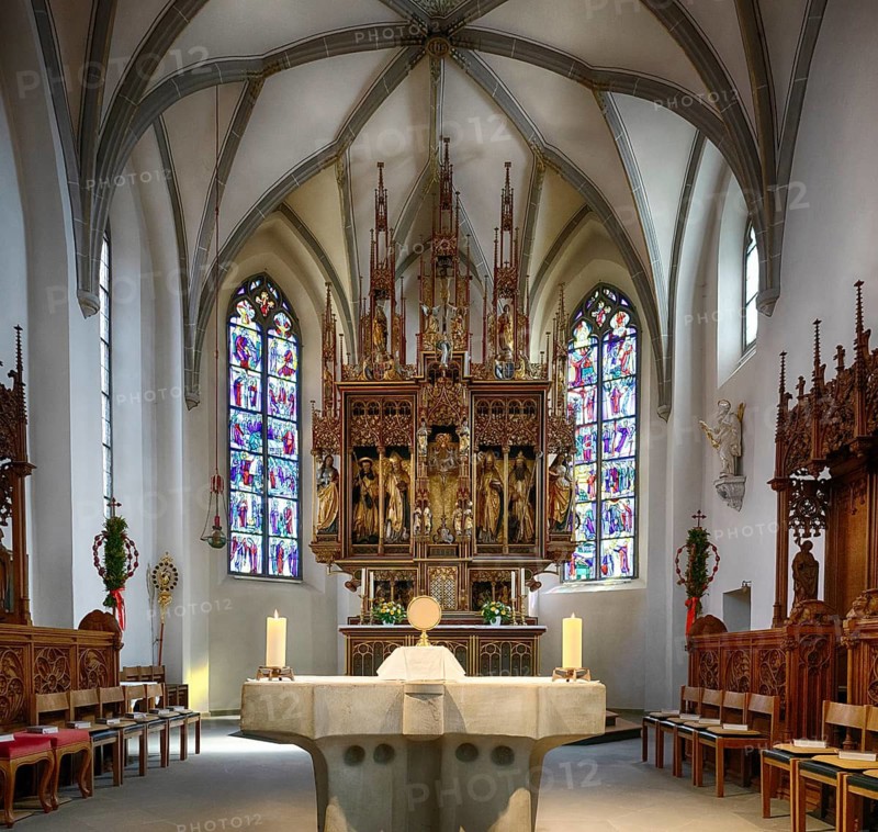 Interior view, Gothic choir room, altar, St. Martin parish church, Wangen im Allgäu, Bavaria, Germany