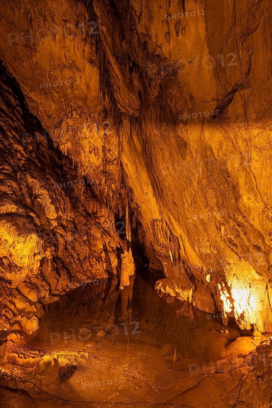 The cave is located about 11 kilometres from Alanya on the western slope of Cebeli Reis Mountain, 232 metres above sea level. The 360m long and 10-15m wide cave consists of four galleries. There are numerous stalactite, stalagmite and travertine formations in the cave. At the end of the cave there is a small lake with an area of approx. 200 square metres., Alanya, Antalya, Turkey