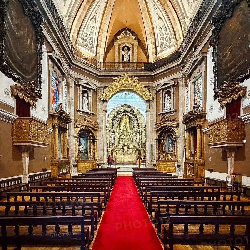 Igreja Paroquial de Santo Ildefonso, interior of the Catholic church in early Baroque style built in the 18th century, Old Town, Porto, Portugal
