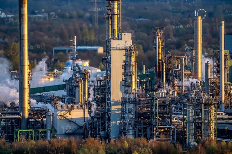 Ruhr Oel GmbH, BP Gelsenkirchen Refinery, in GE-Horst, production of products from mineral oil, Aral, gasoline, diesel, kerosene, Gelsenkirchen, North Rhine-Westphalia, Germany