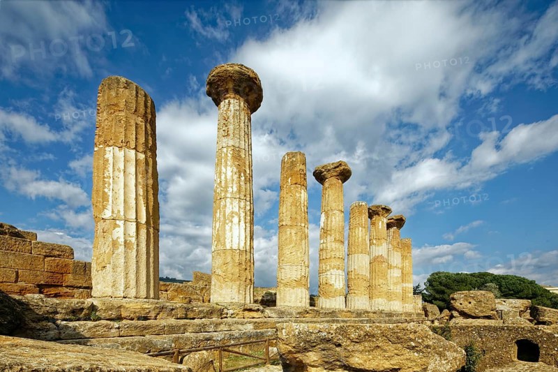 Temple of Hercules, also Temple of Heracles, ancient Greek temple of Doric order with originally 38 columns, around 500 BC, Valley of the Temples, Valle dei Templi, UNESCO World Heritage Site, near Agrigento, Sicily, Italy, Mediterranean