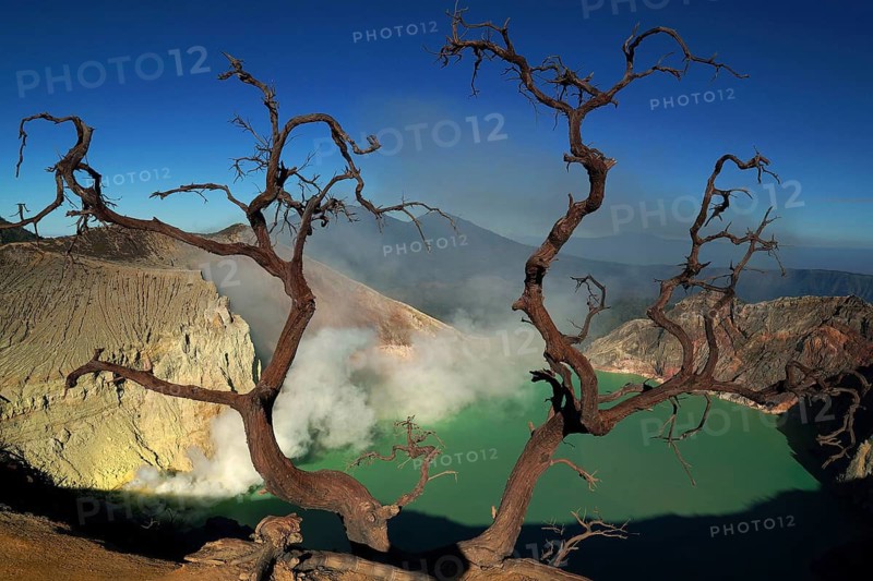 Asia, Indonesia, Java, volcanoes in Bromo-Semeru National Park, Ijen, Java, Indonesia